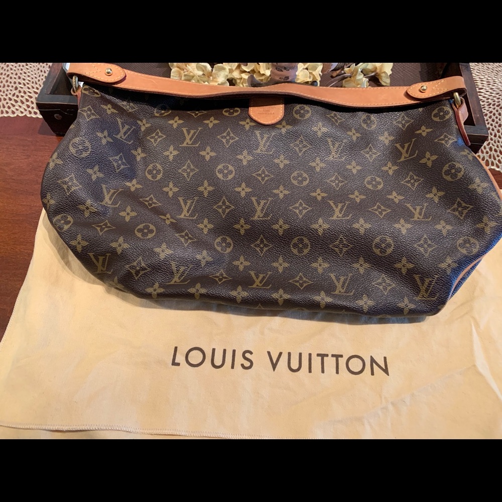 ••$500 (Final Price) •Louis Vuitton••Delightful PM